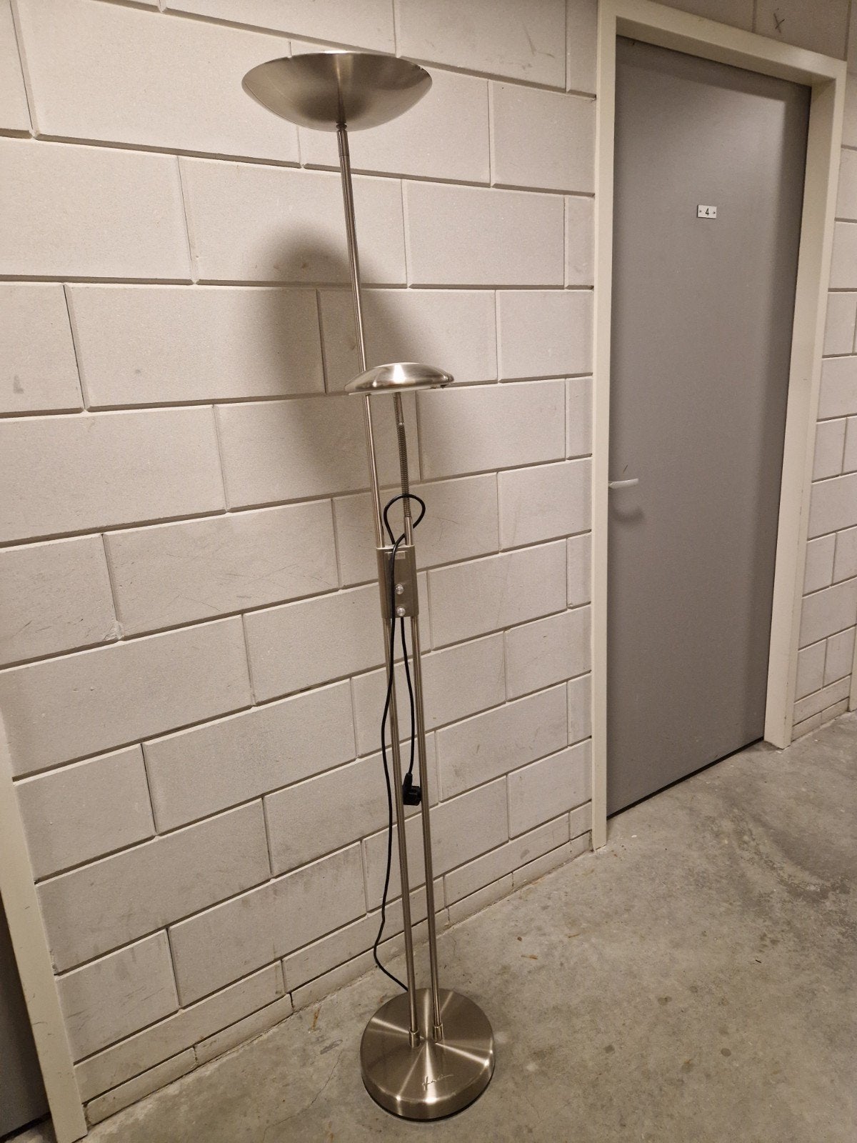 GRATIS Jan des Bouvrie lamp met leeslamp (reparatie nodig), Ophalen, Gebruikt, 150 tot 200 cm