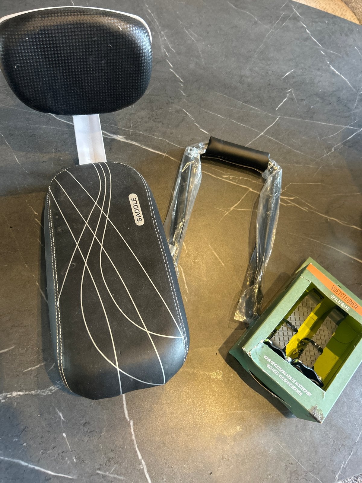 Fietszitje met rugleuning en opklapbare voetsteunen, Ophalen, Zo goed als nieuw