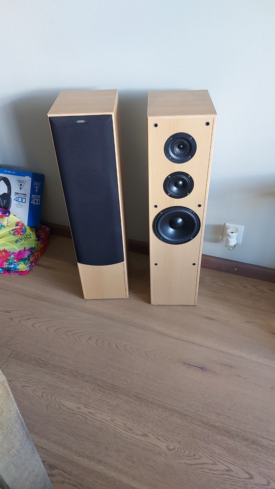 Jamo mooie boxen, Ophalen of Verzenden, Zo goed als nieuw, 120 watt of meer, Front, Rear of Stereo speakers