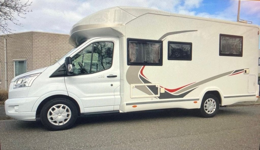 Camper Ford Challenger, Caravans en Kamperen, Vloeistofverwarming, 6 tot 7 meter, Particulier, Ford