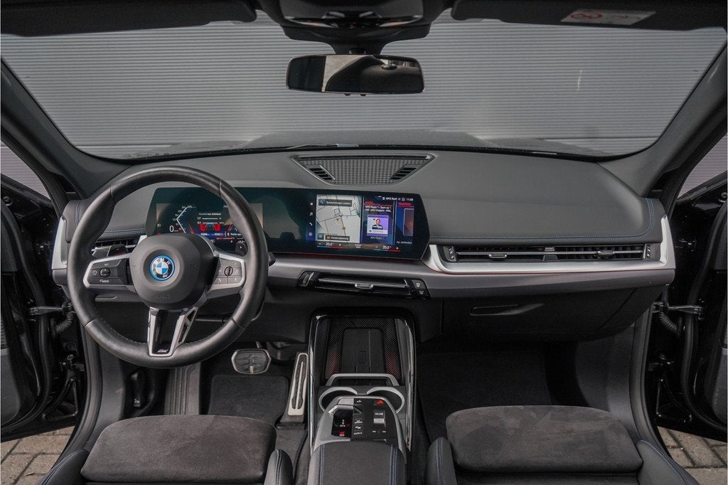 BMW X1 xDrive25e M-Sport Adaptief LED Keyless Stoelverw, 12 maanden, Gebruikt, Zwart, Zwart