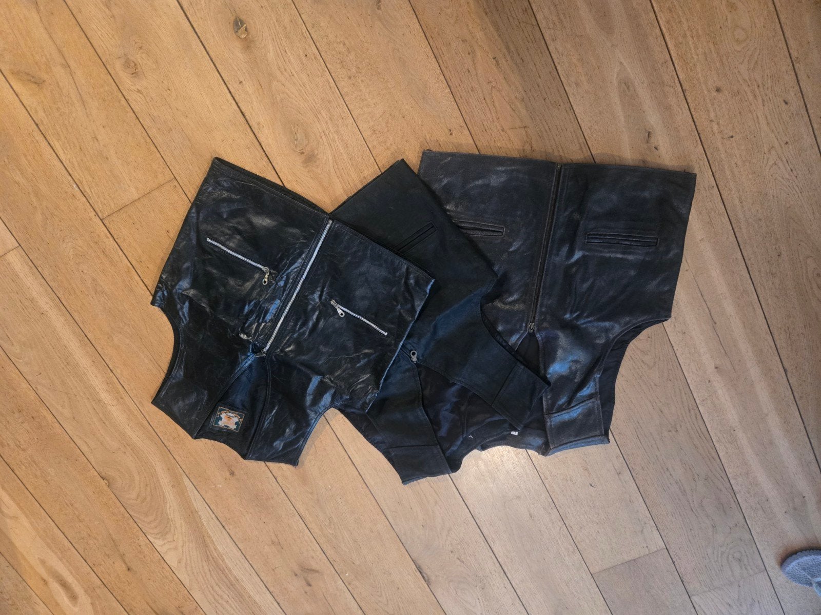 Grote partij leren kleding: jassen, broeken, vesten,rokken, Meerkleurig, Diverse, Nieuw, Ophalen