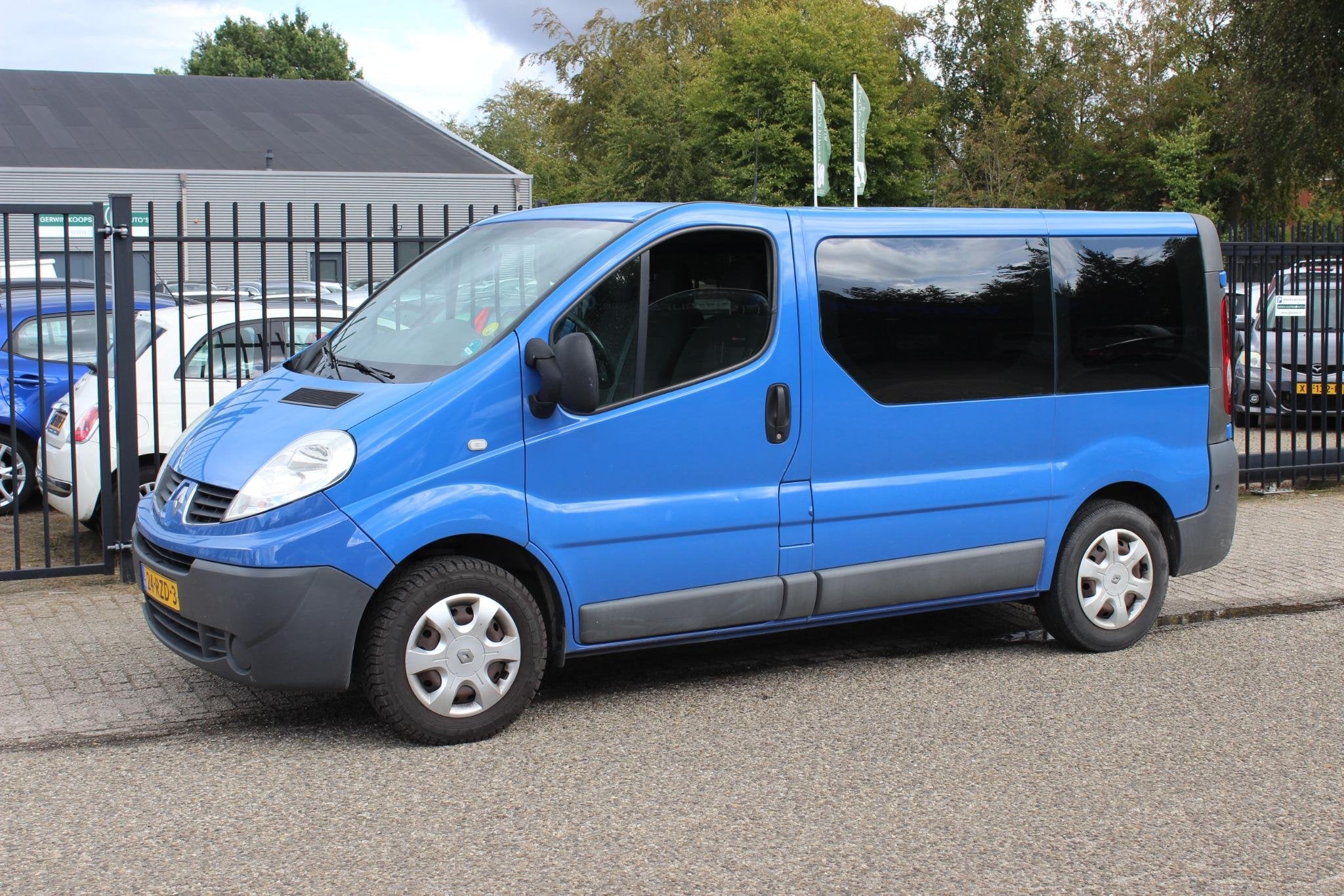 Renault Trafic Passenger 2.0 dCi 9-persoons Airco!, Auto's, Startonderbreker, Stof, 2000 kg, Blauw