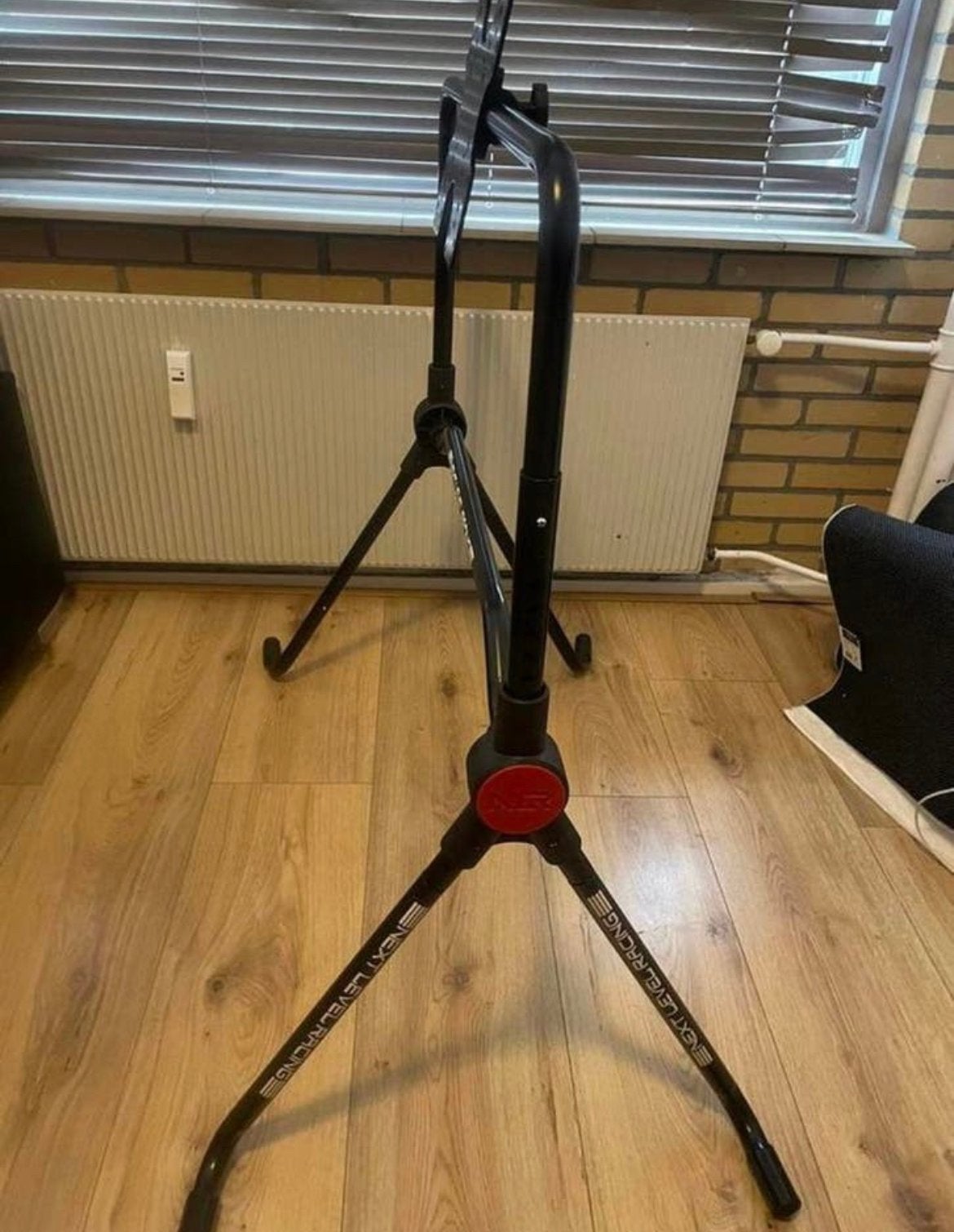 Next Level Racing Monitor Standaard, Ophalen, 1 speler, Racen en Vliegen, Zo goed als nieuw