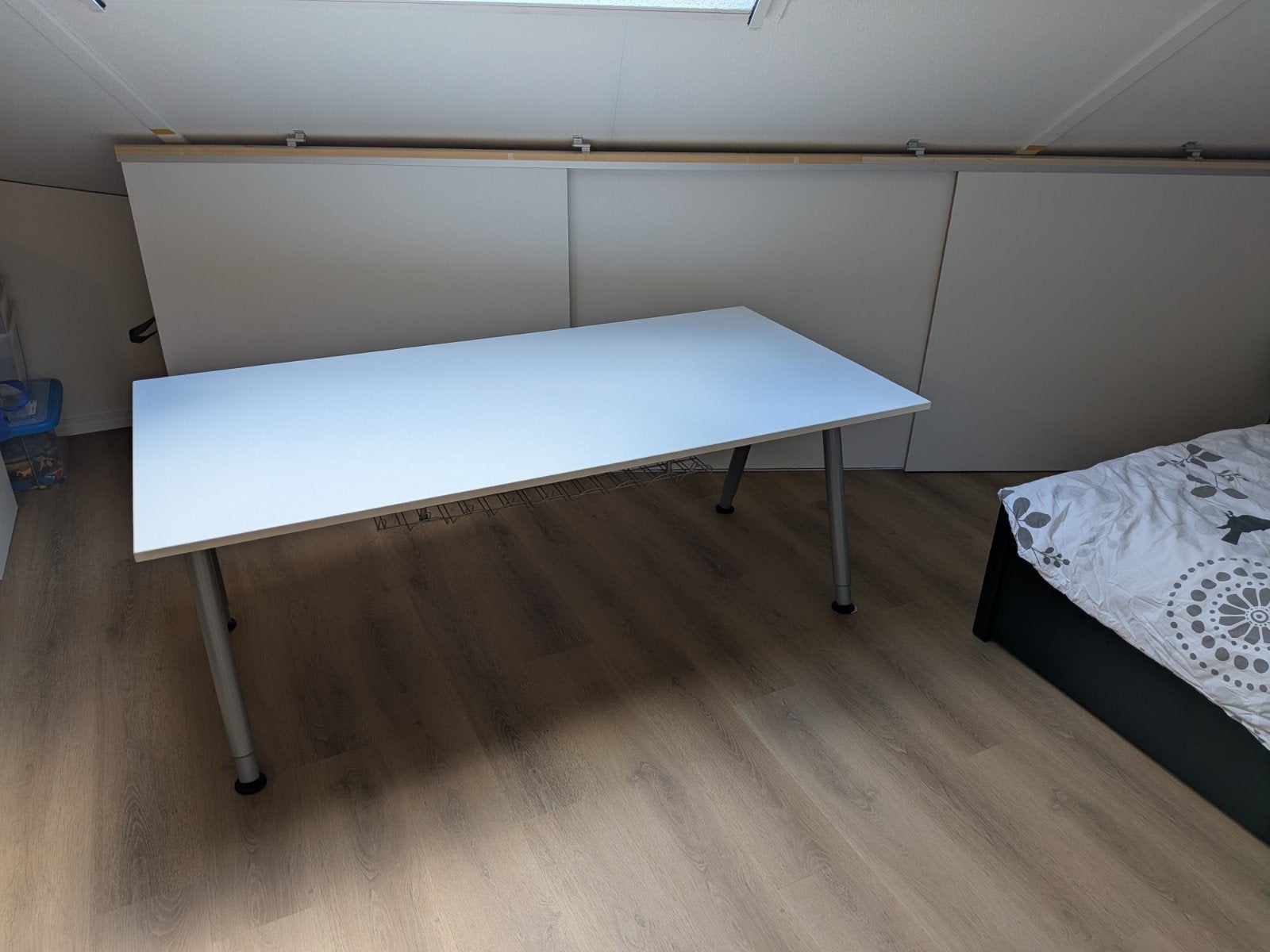 IKEA THYGE Bureau - Wit blad, zilveren poten, Ophalen, Gebruikt, Metaal, IKEA