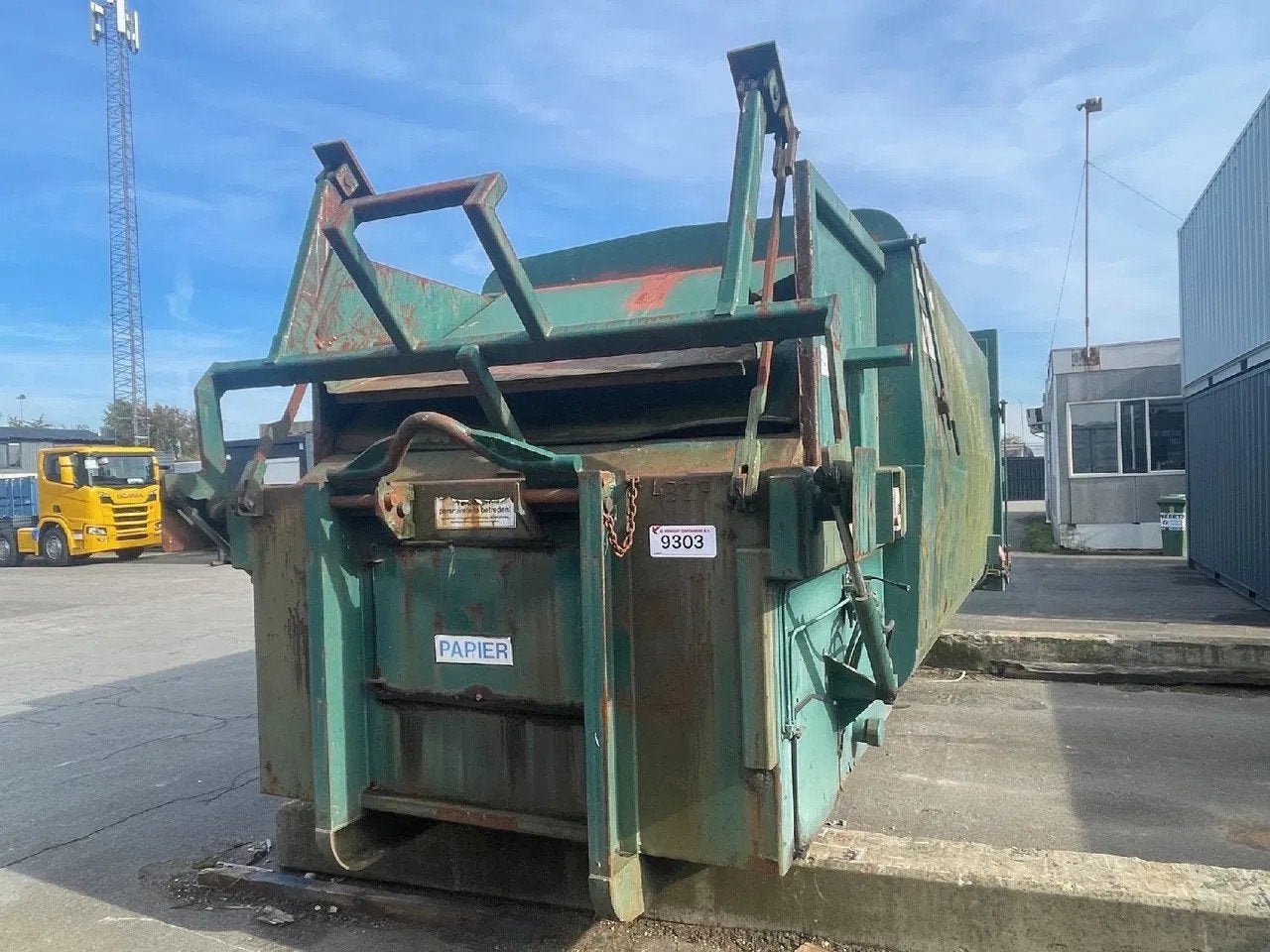 VERNOOY PERSCONTAINER 9303, Dave Vernooij, Dave@vernooy.nl, Kellensedwarsweg 9
4004 JC  Tiel, NL