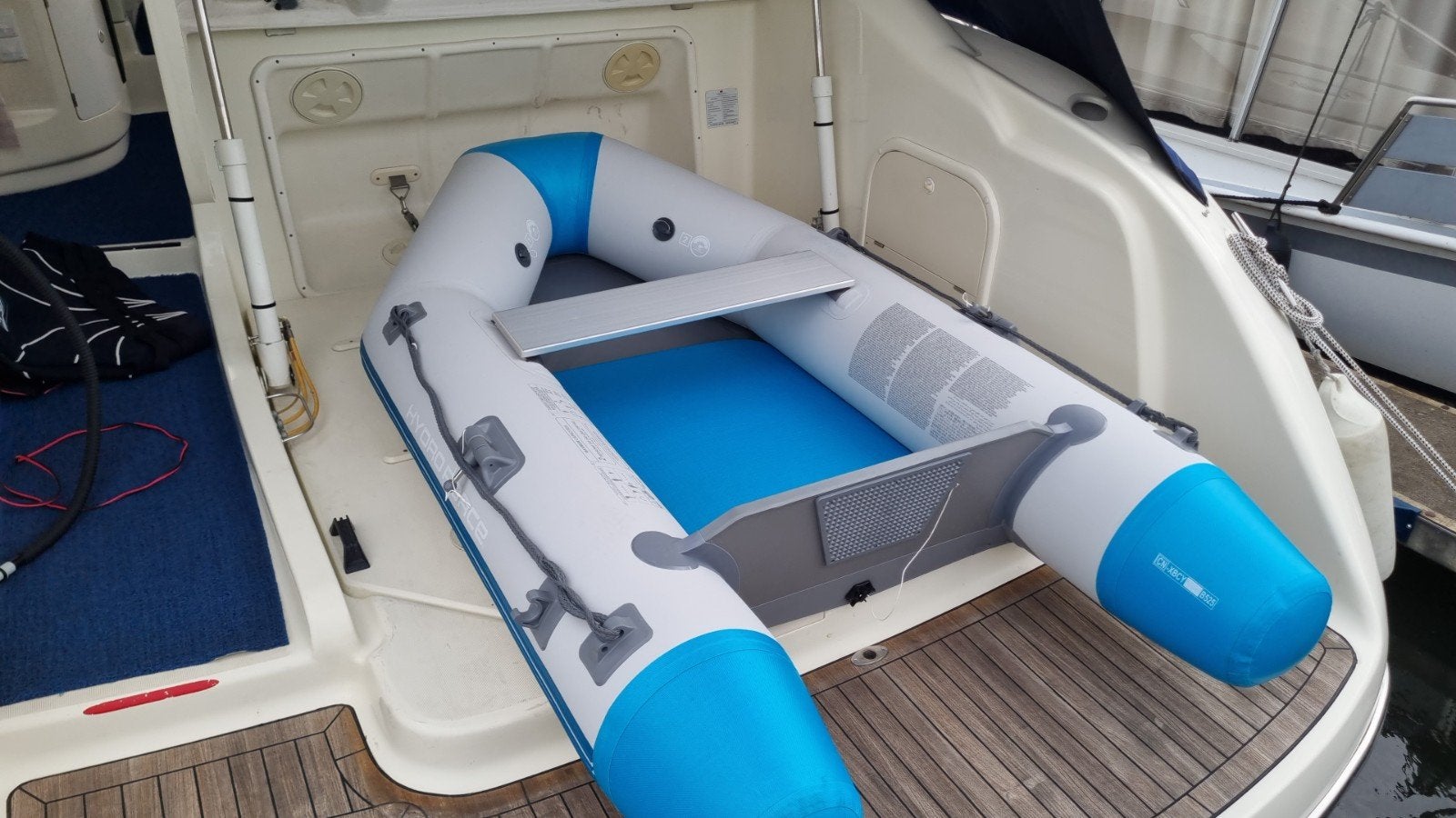 rubberboot met Elektrische bb, Watersport en Boten, Ophalen, Zo goed als nieuw, Zeilboot of Motorboot
