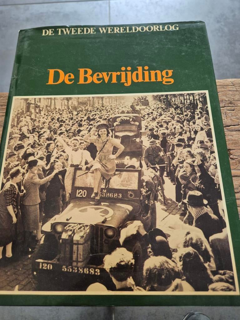 De Tweede Wereldoorlog: De Bevrijding (Boek), Boeken, Ophalen of Verzenden, 20e eeuw of later, Gelezen, John Keegan