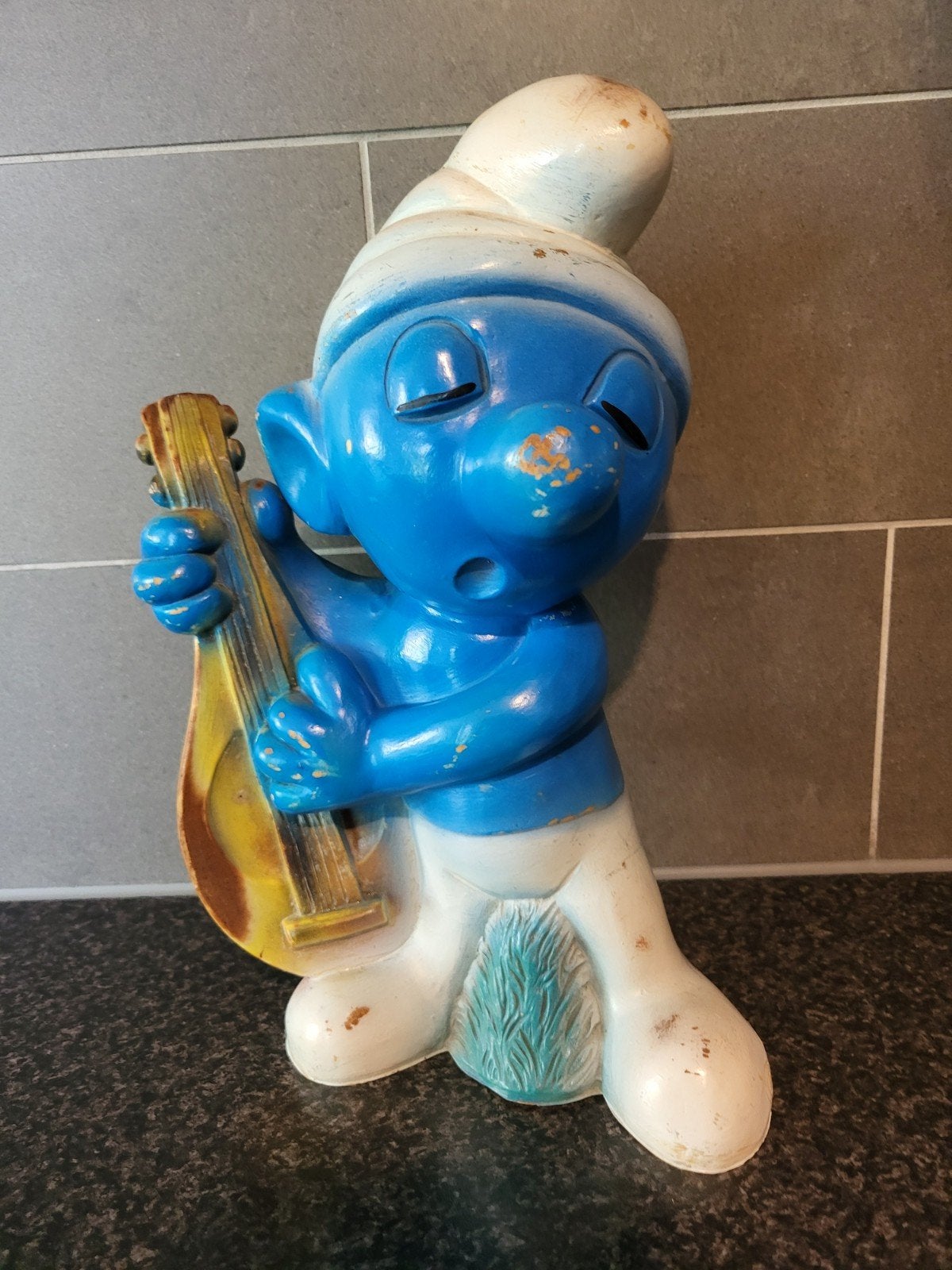Vintage Smurf Luitspeler Mandoline Peyo Dupuis W. Germany, Verzamelen, Smurfen, Ophalen of Verzenden, Gebruikt, Muzieksmurf, Poppetje, Figuurtje of Knuffel