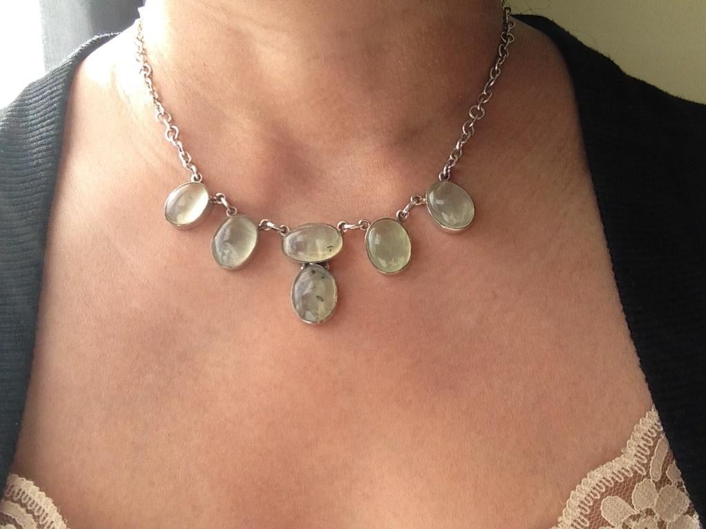 antieke sieraden - Zilveren ketting met prehnite steen, Sieraden, Tassen en Uiterlijk, Antieke sieraden, Verzenden, Zilver, Ketting