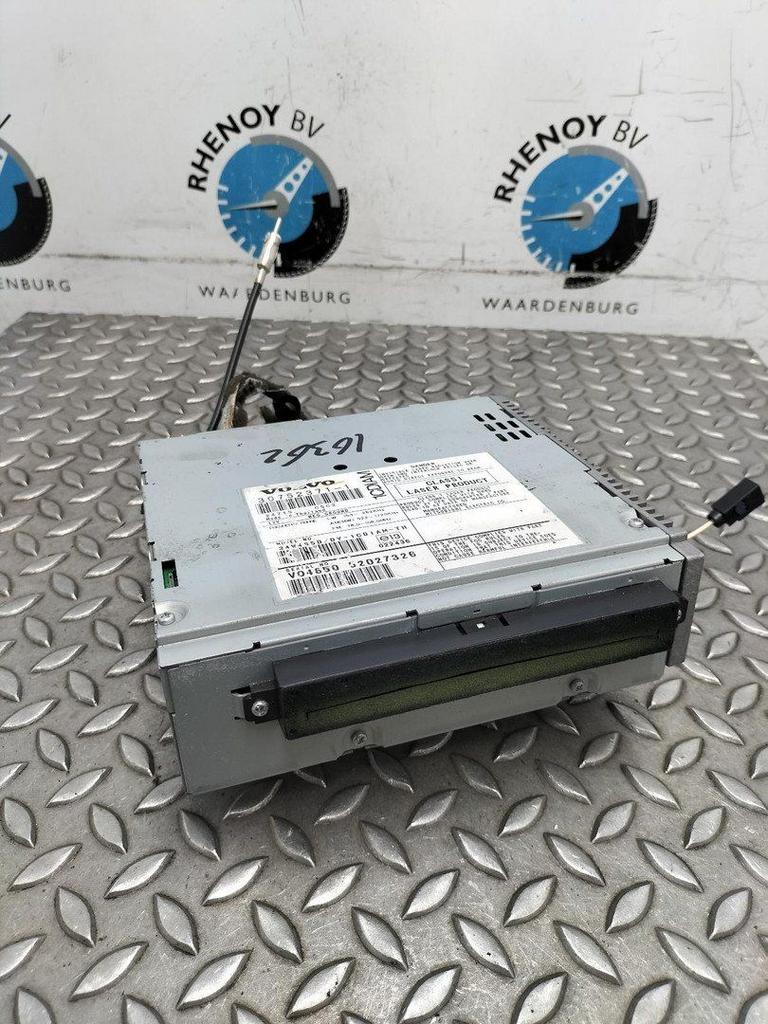 VOLVO V50 545 2.4 Momentum  RADIO 2005, Ophalen of Verzenden, Gebruikt, Stiba lid
