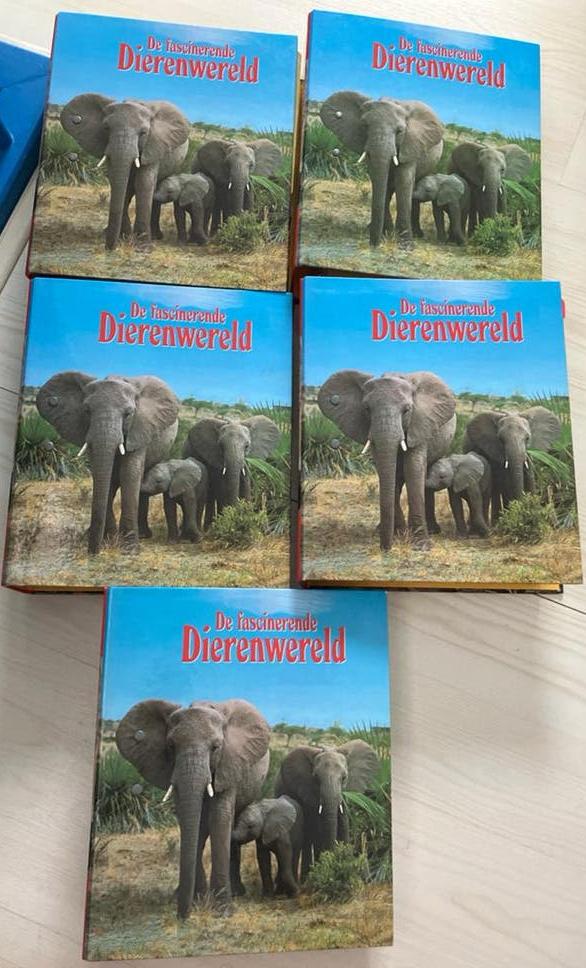 de fascinerende dierenwereld 5 mappen, Boeken, Ophalen of Verzenden, Gelezen, Natuur algemeen
