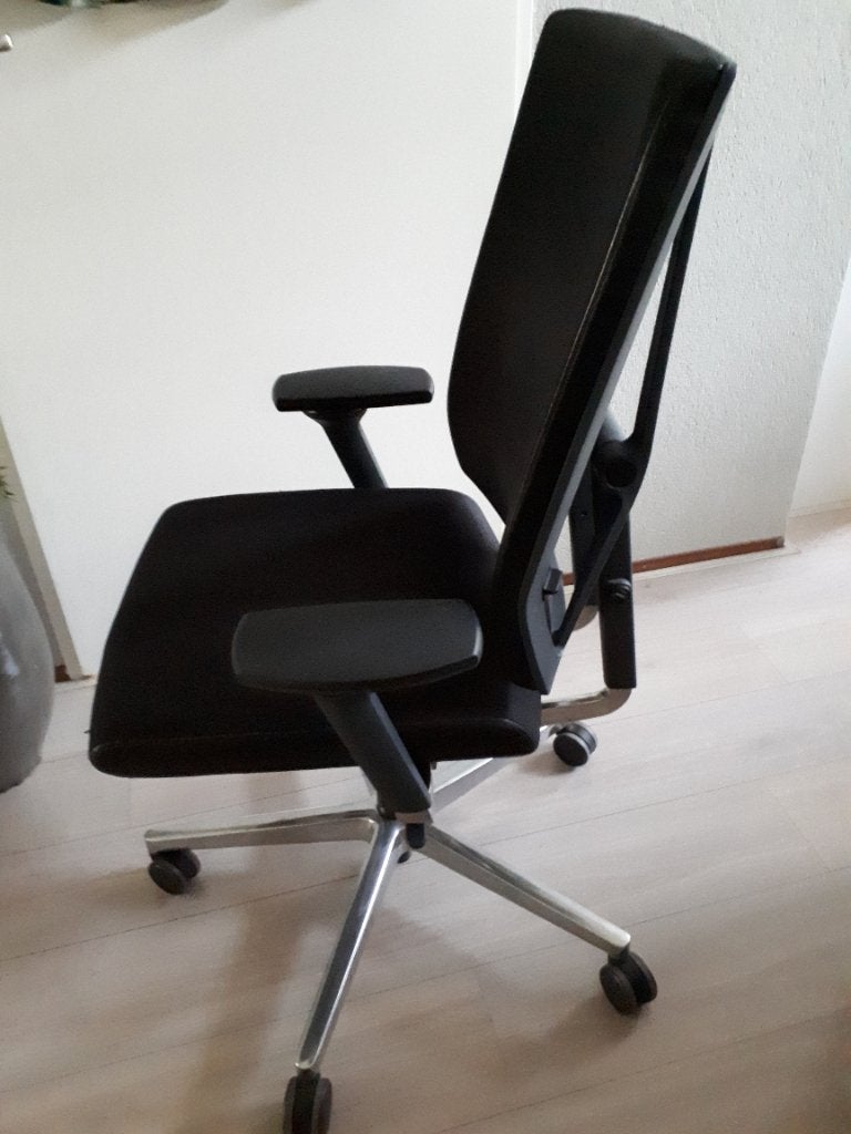 Ergonomische bureaustoel in zeer nette staat, Ophalen, Zwart, Zo goed als nieuw, Bureaustoel
