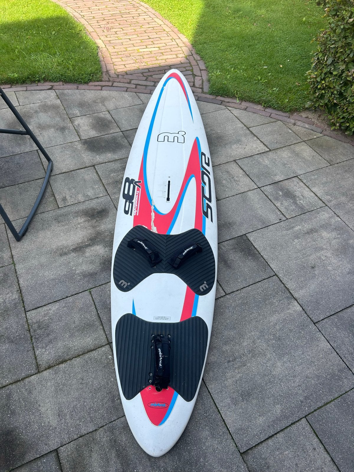 Mistral Windsurfboard 85L - Freestyle - 259x57cm, Watersport en Boten, Ophalen, Gebruikt, Plank, 250 tot 300 cm