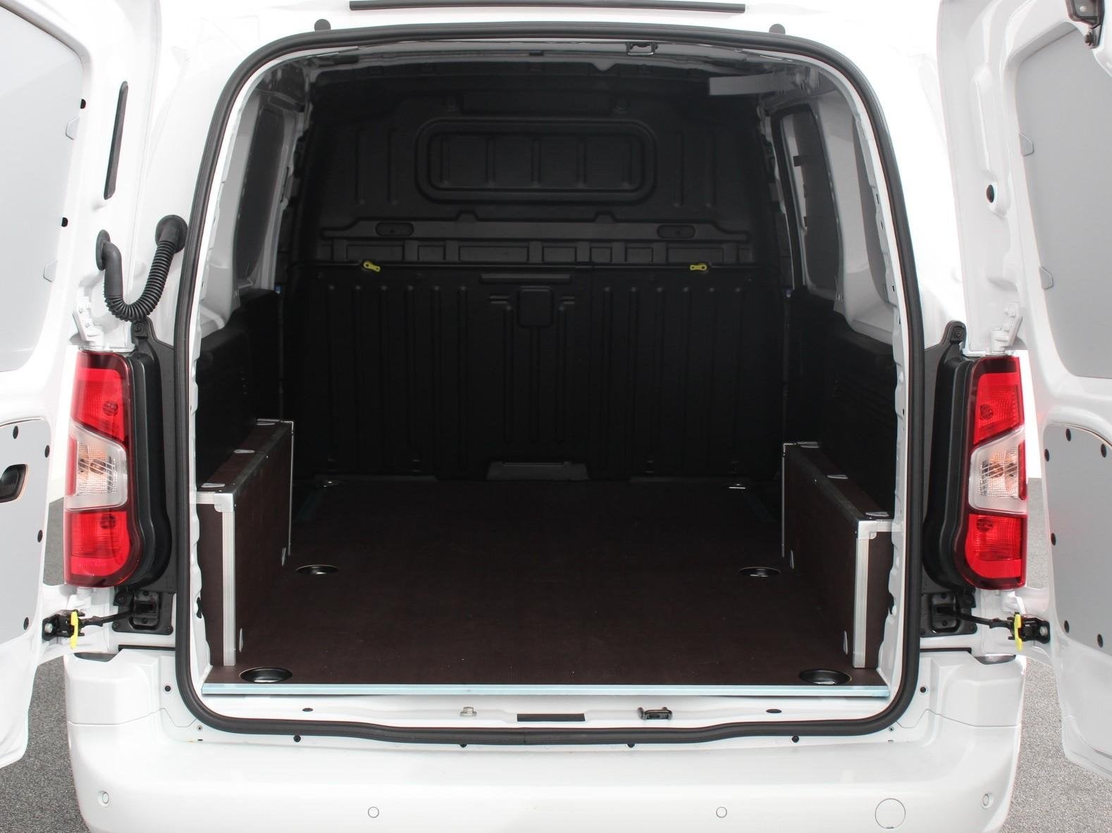 Opel Combo 1.5 BlueHDi 130PK L2 Automaat Apple Carplay / And, Auto's, Bestelauto's, Stof, Gebruikt, 4 cilinders, Wit