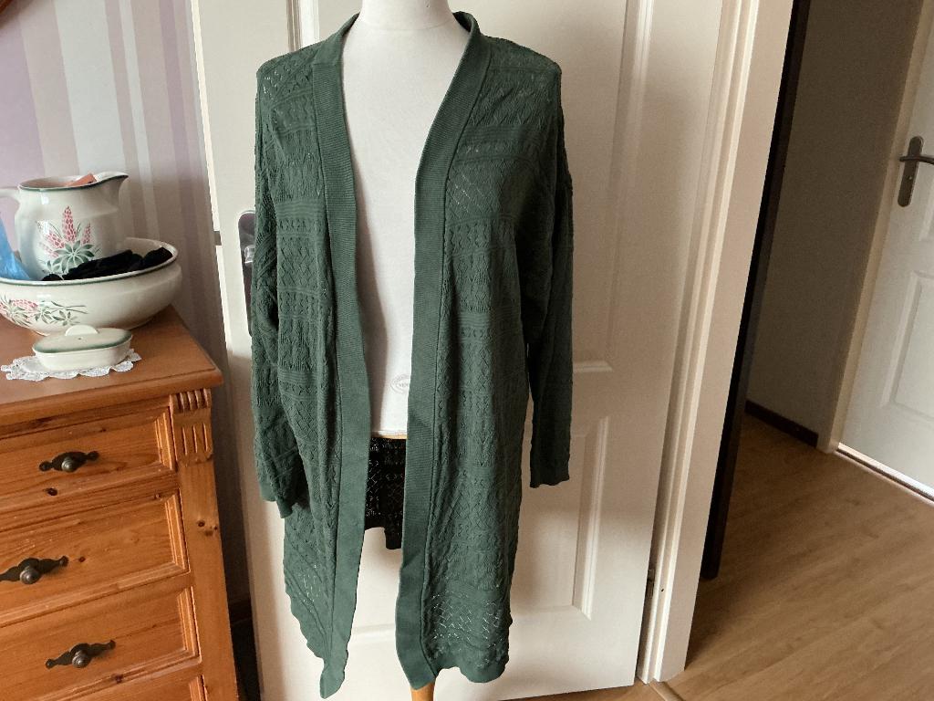 Groen gehaakt vest, ongeveer maat 44, Ophalen of Verzenden, Zo goed als nieuw, Maat 42/44 (L), Groen