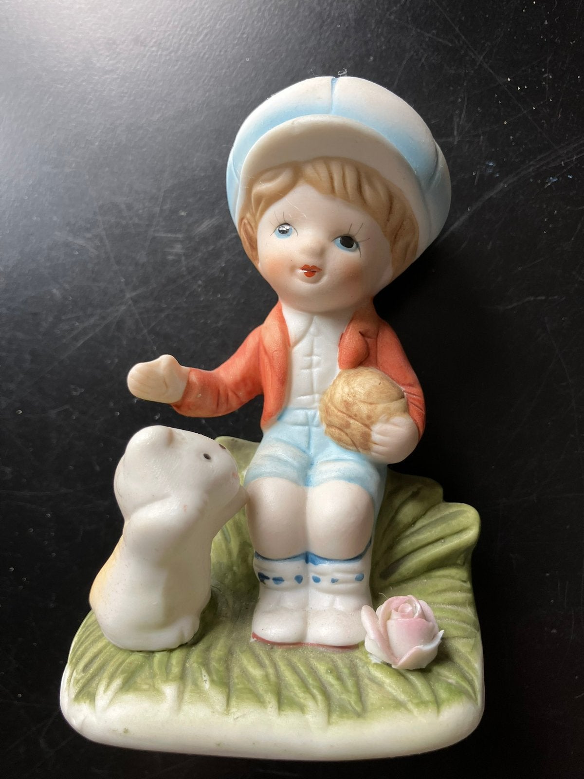 Beeldje jongentje met hondje, Ophalen of Verzenden, Zo goed als nieuw, Dier