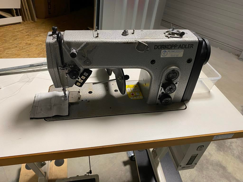 Dürkopp Adler Industriële Naaimachine - Onderstel, Gebruikt, Naaimachine, Industrieel, Ophalen