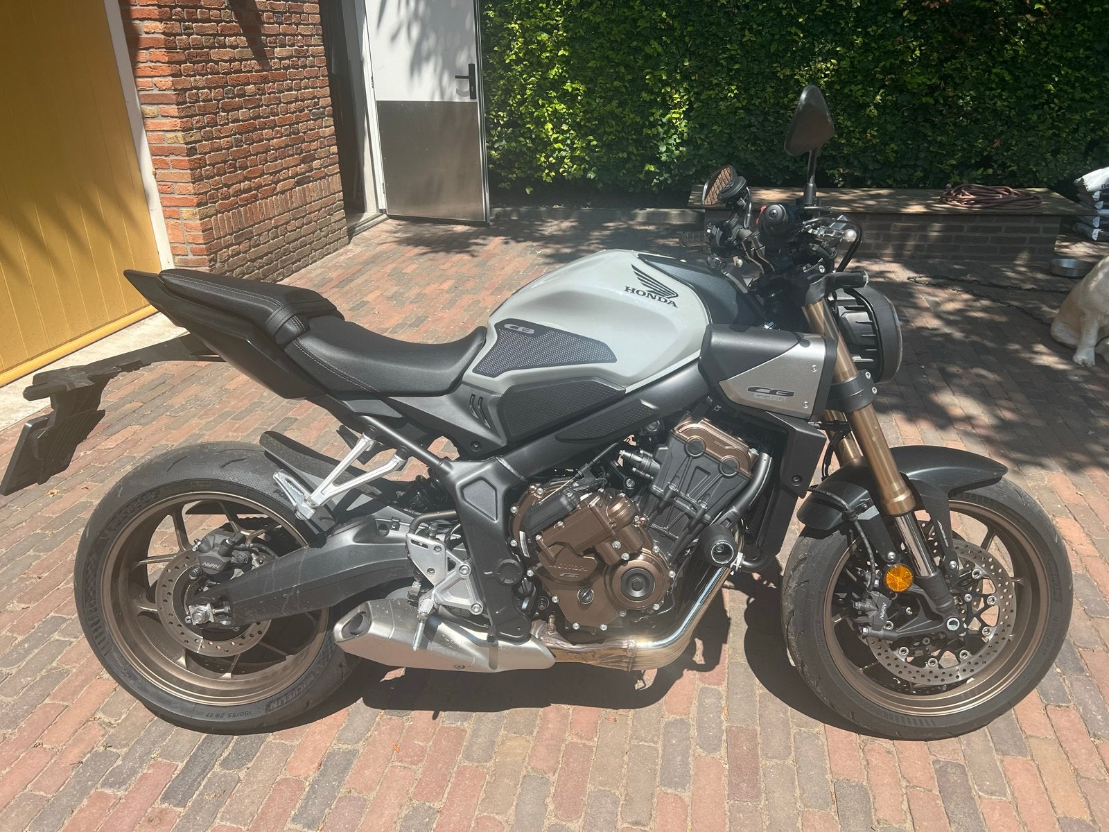 Honda CB650R E-Clutch - Net nieuwe banden (Power 6), Traction Control, 4 cilinders, 649 cc, Gebruikt