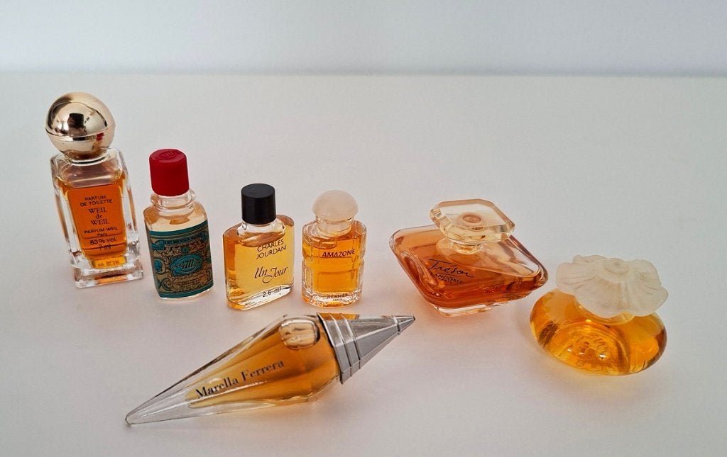 7 parfum miniaturen - jaren '70-'90 - EDC/EDT/PDT/EDP/P, Ophalen of Verzenden, Zo goed als nieuw, Miniatuur, Gevuld