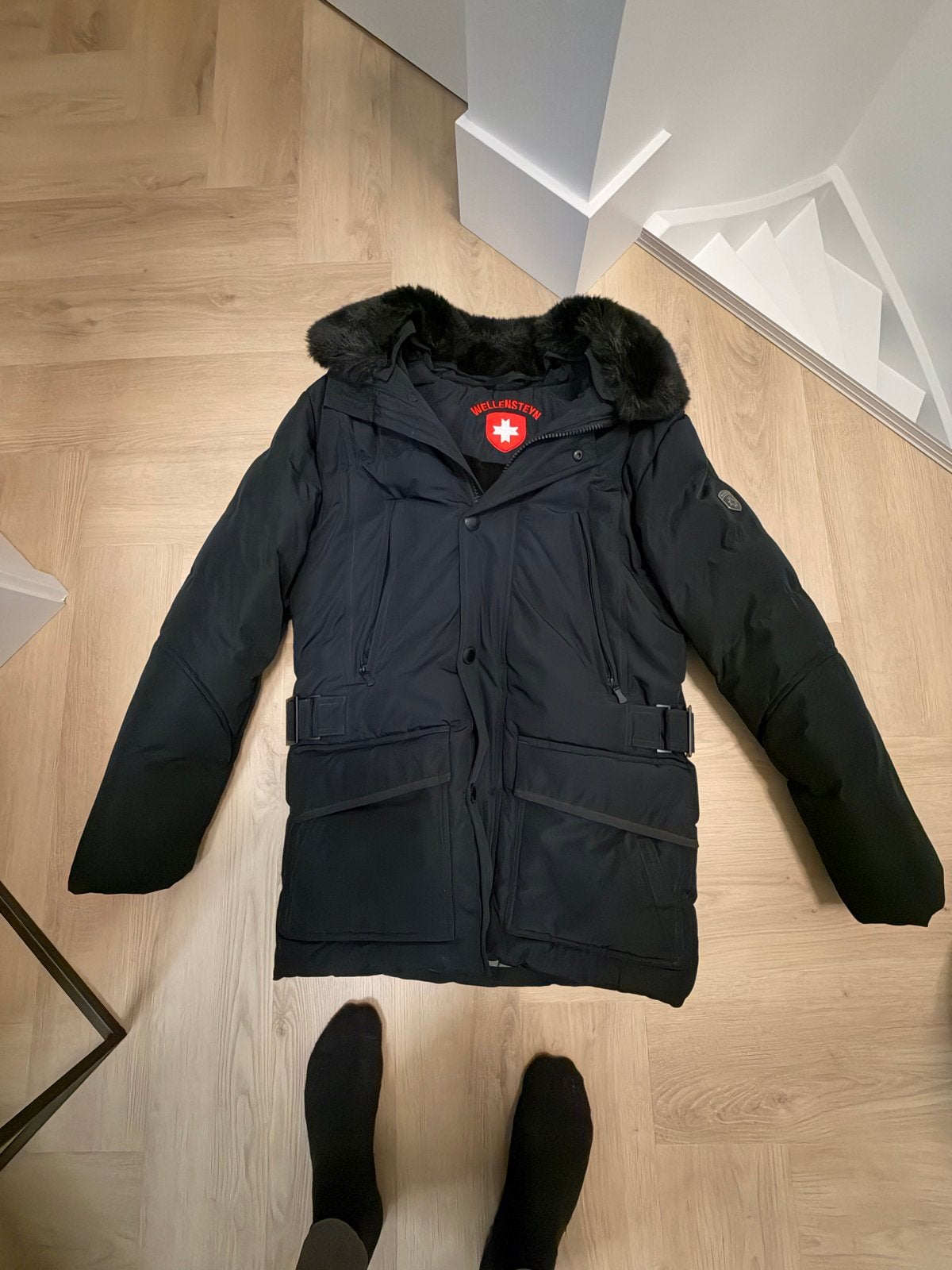 Te koop Wellensteyn Winterjas Zwart Maat S met Bontkraag, Ophalen of Verzenden, Zo goed als nieuw, Maat 46 (S) of kleiner, Zwart