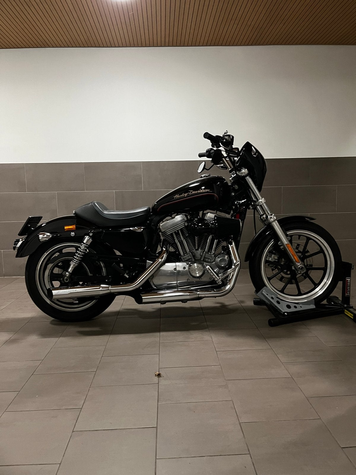 Harley-Davidson Sportster 883 Super Low 5HD, 2 cilinders, Occasion, Chopper, Particulier