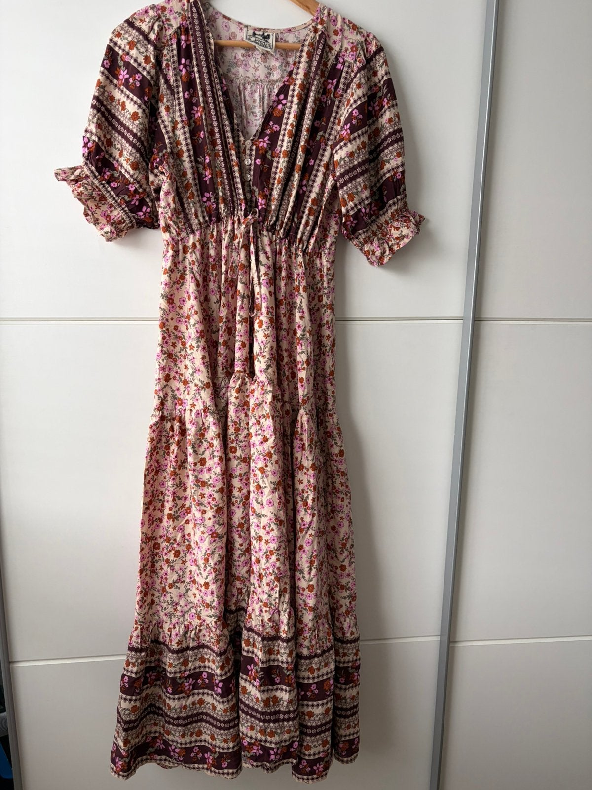 Jaase jurk - Zo goed als nieuw, Kleding | Dames, Jurken, Ophalen of Verzenden, Zo goed als nieuw, Roze, Onder de knie