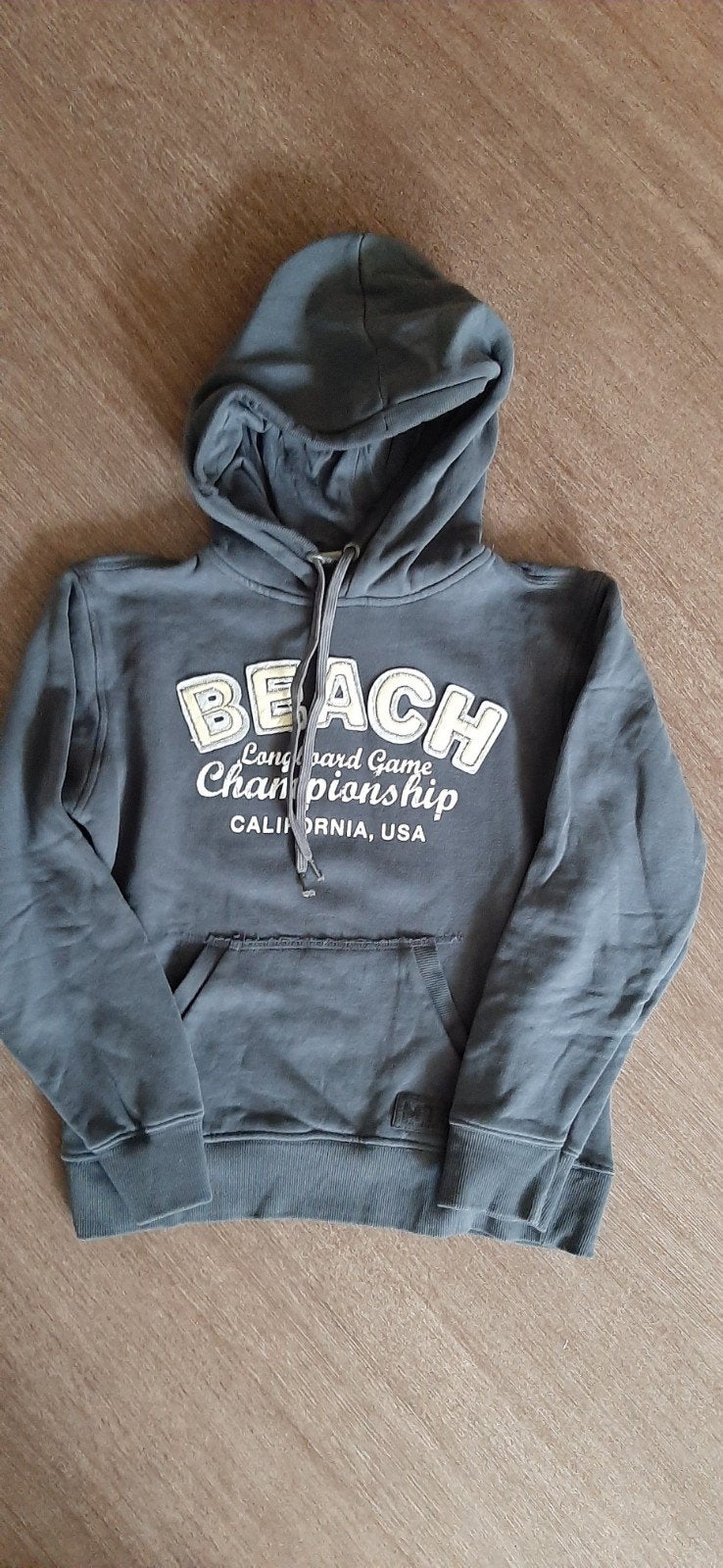 MTC Hoodie Maat 134-140 - Grijs met 'Beach' opdruk, Kinderen en Baby's, Trui of Vest, Ophalen of Verzenden, Zo goed als nieuw