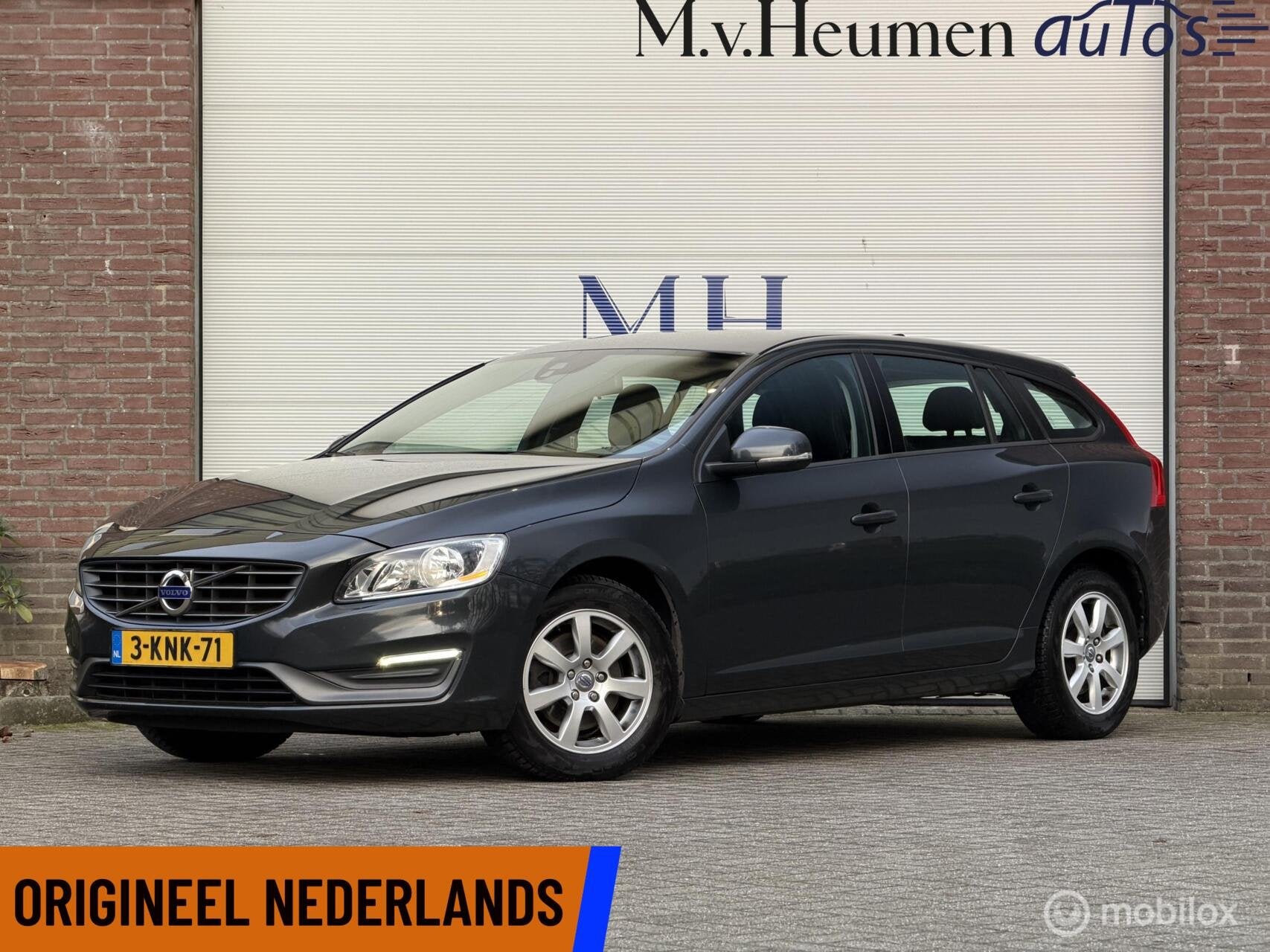 Volvo V60 T3 150PK ORG NED Climate Cruise Trekhaak, Auto's, Voorwielaandrijving, Stof, Gebruikt, Zwart