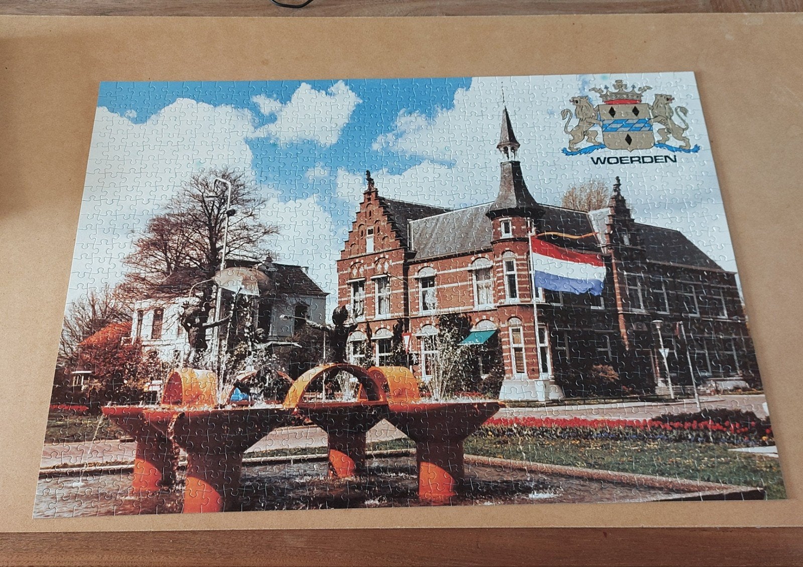 Legpuzzel Woerden Raadhuis Villa Koole 1000 stukjes, Ophalen of Verzenden, 500 t/m 1500 stukjes, Gebruikt, Legpuzzel