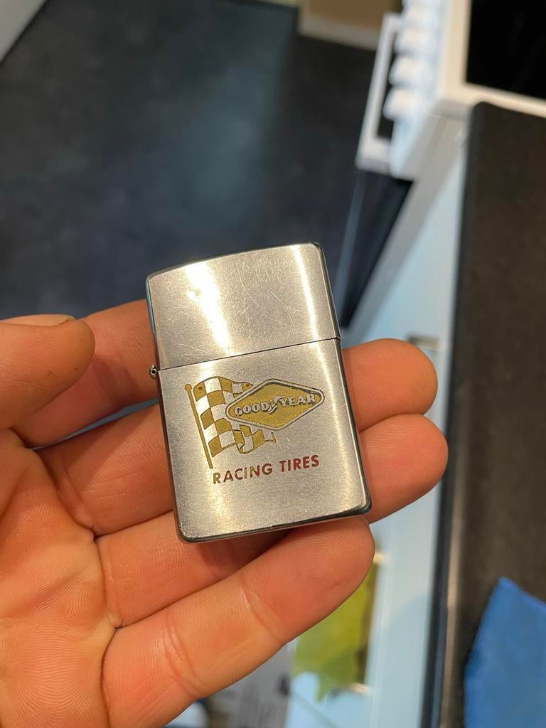 Originele Zippo – Goodyear Racing Tires – 1965 – mooie staat, Verzamelen, Ophalen, Gebruikt, Aansteker