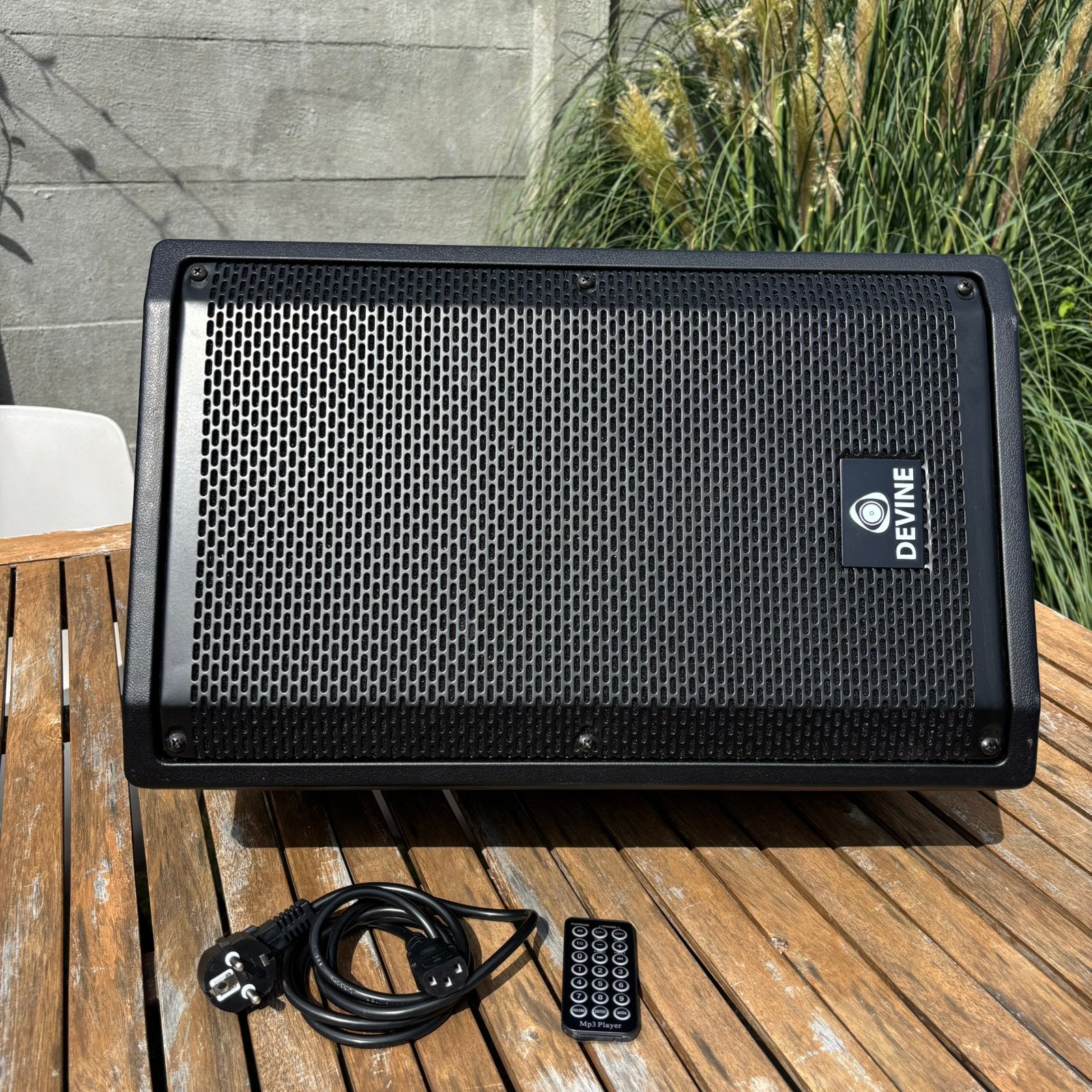Devine Artis 10A MKII actieve 10 inch luidspreker, Ophalen, Zo goed als nieuw, Minder dan 500 watt, Monitor(versterker)