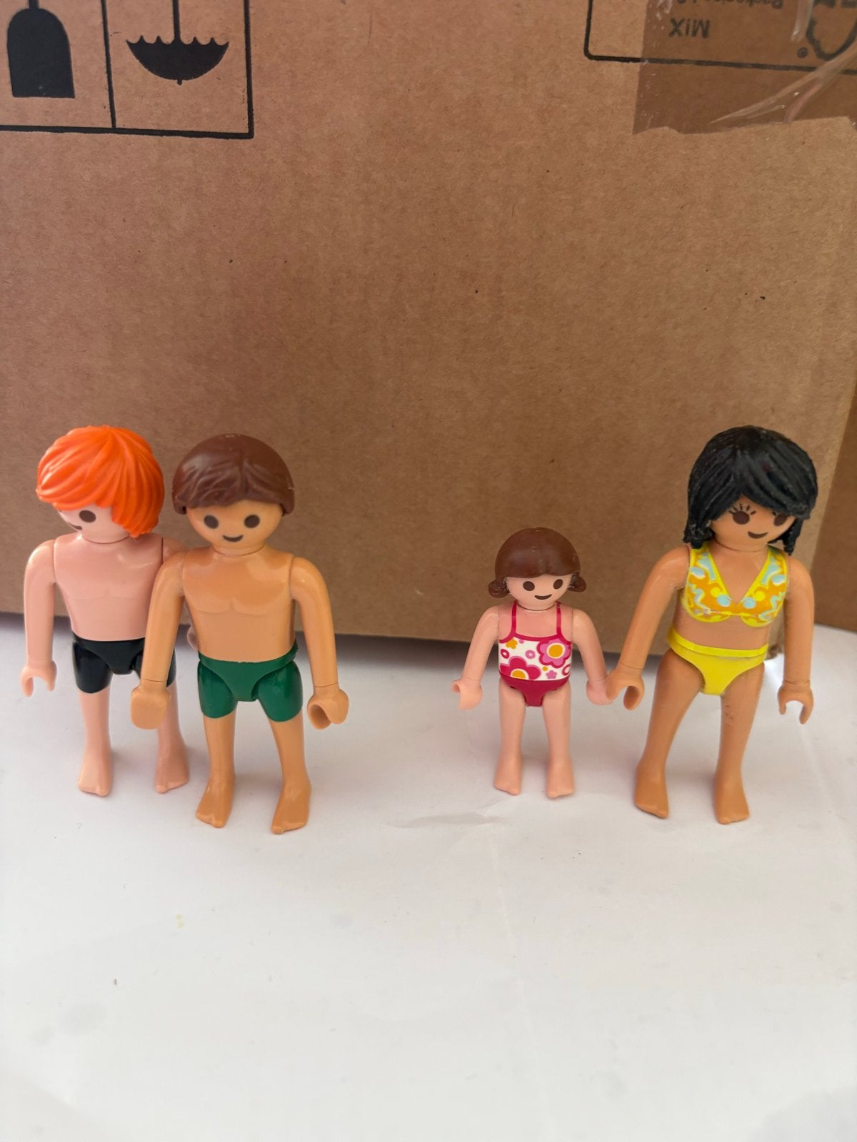 Playmobil Familie op het strand - 4 figuren, Gebruikt, Complete set, Ophalen of Verzenden, Figuren