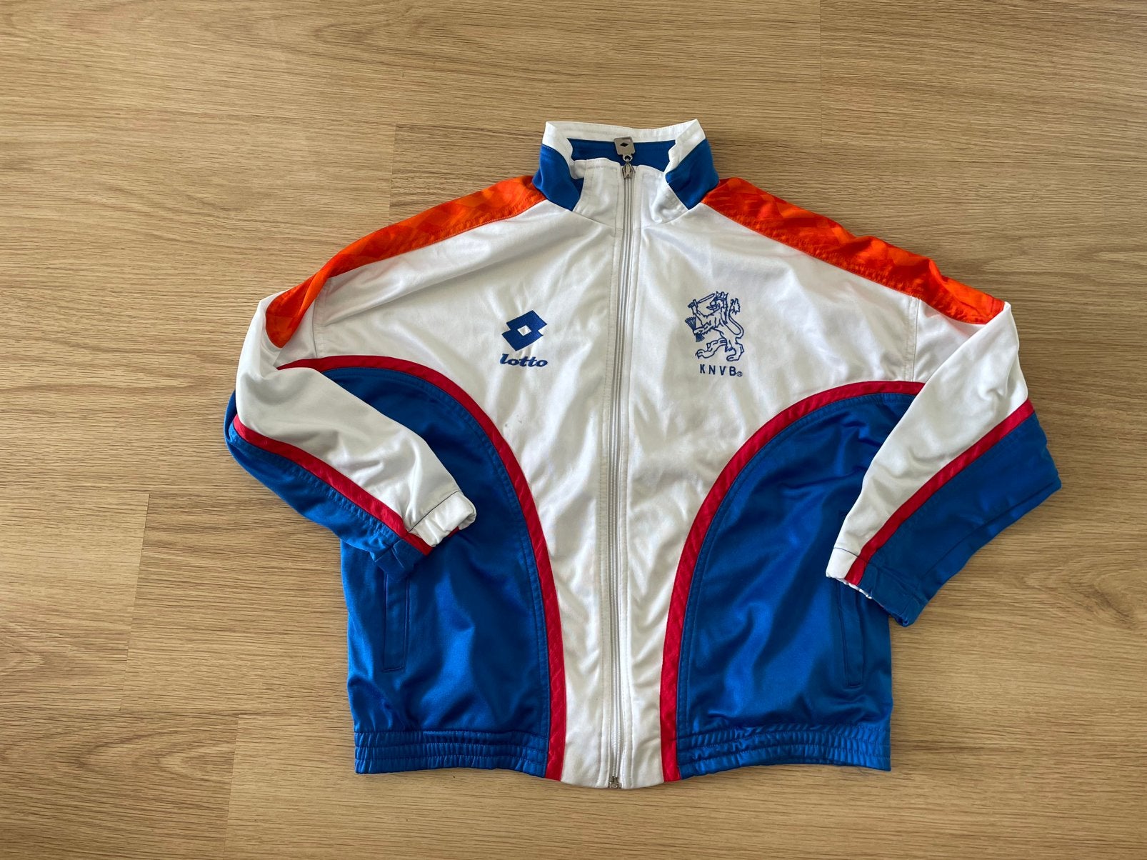 Nederlands Elftal Tracksuit Jacket 1990’s (Maat S), Ophalen of Verzenden, Gebruikt, Overige binnenlandse clubs, Shirt