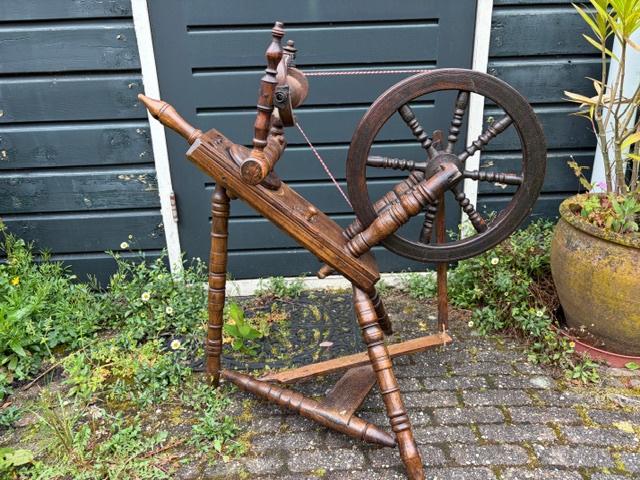 Spinnewiel compleet, Ophalen