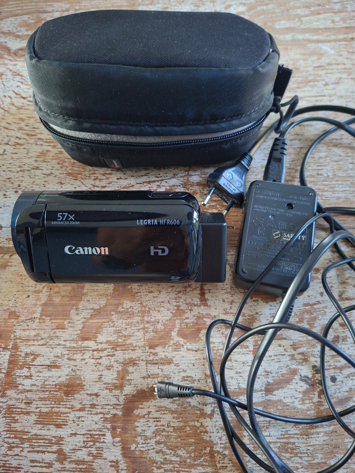 Canon Legria HFR606 Full HD Camcorder met Sony Statief, Audio, Tv en Foto, Full HD, Gebruikt, Canon, 20x of meer
