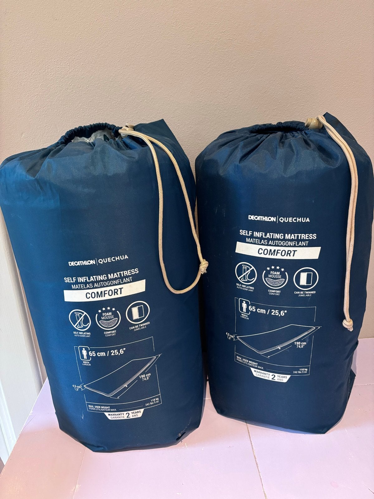 Decathlon Quechua Zelfopblaasbaar Matras Comfort (2 stuks), Caravans en Kamperen, Ophalen, Gebruikt, 1-persoons