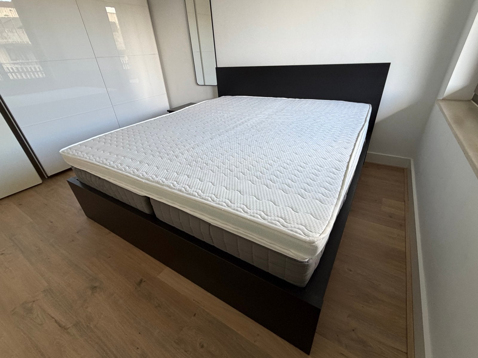 Ikea Malm bedonderstel met nachtkastje, Gebruikt, Zwart, Tweepersoons, Ophalen of Verzenden