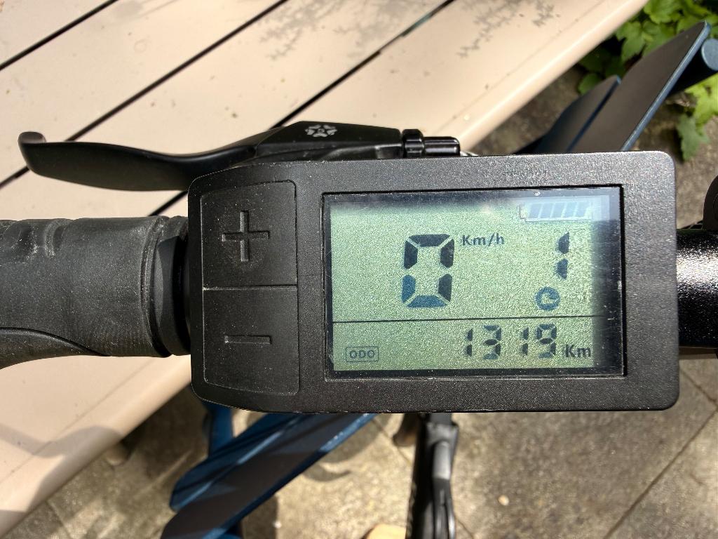 EMQ elektrische vouwfiets zwart. 1.319 km op teller, Velgrem, 16 tot 18 inch, Zo goed als nieuw, Totaal opvouwbaar