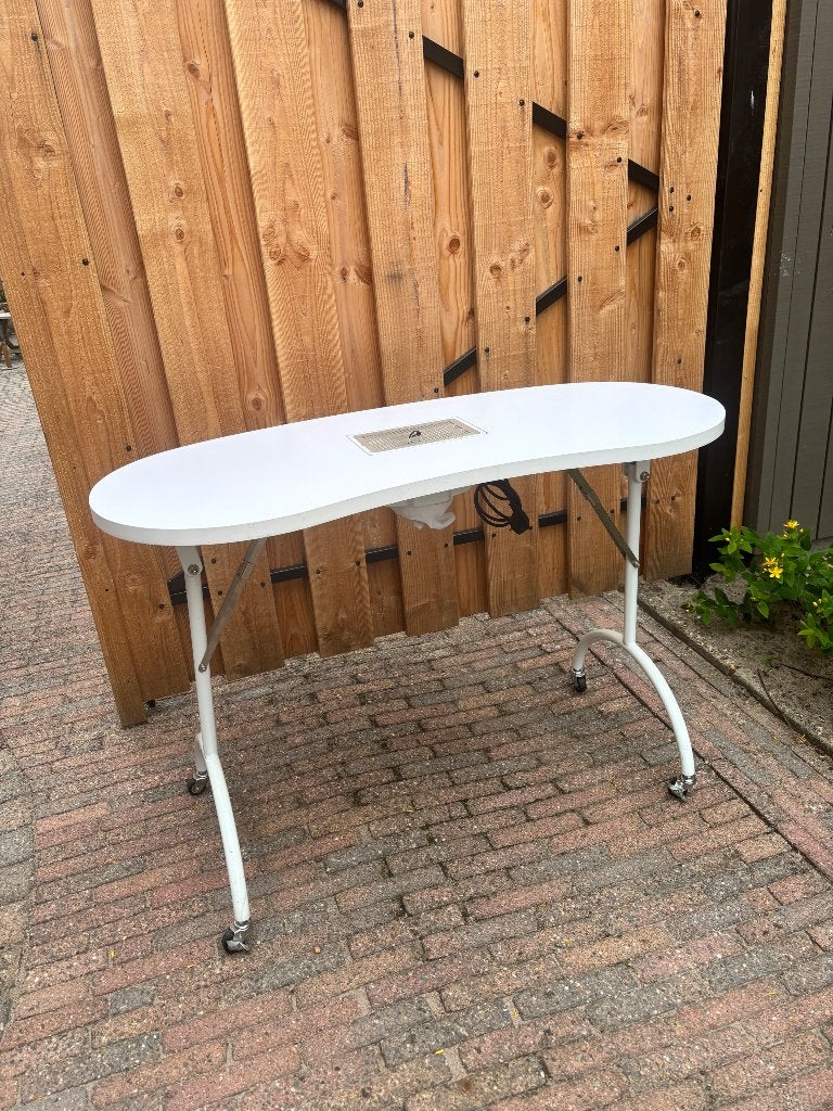 Opklapbare en verrijdbare nageltafel met afzuiging., Ophalen, Gebruikt