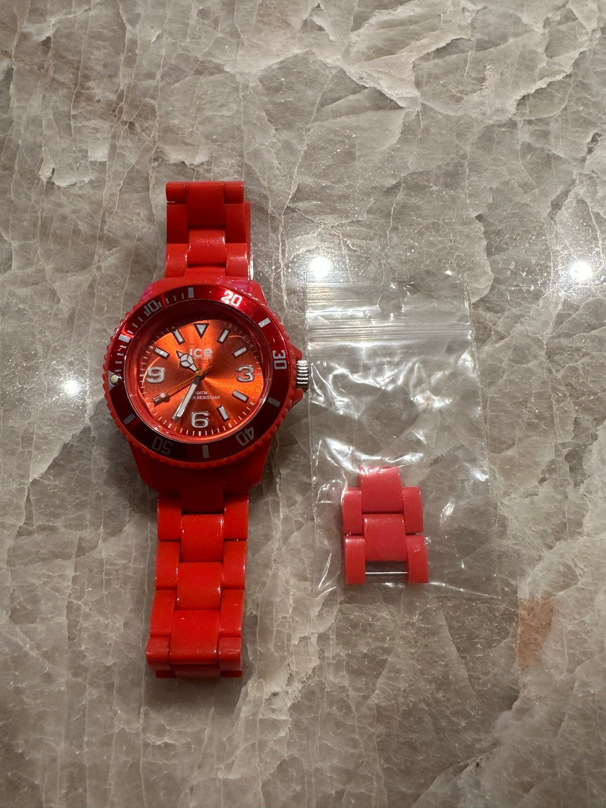 Ice Watch rood polshorloge, Overige merken, Kunststof, Polshorloge, Kunststof