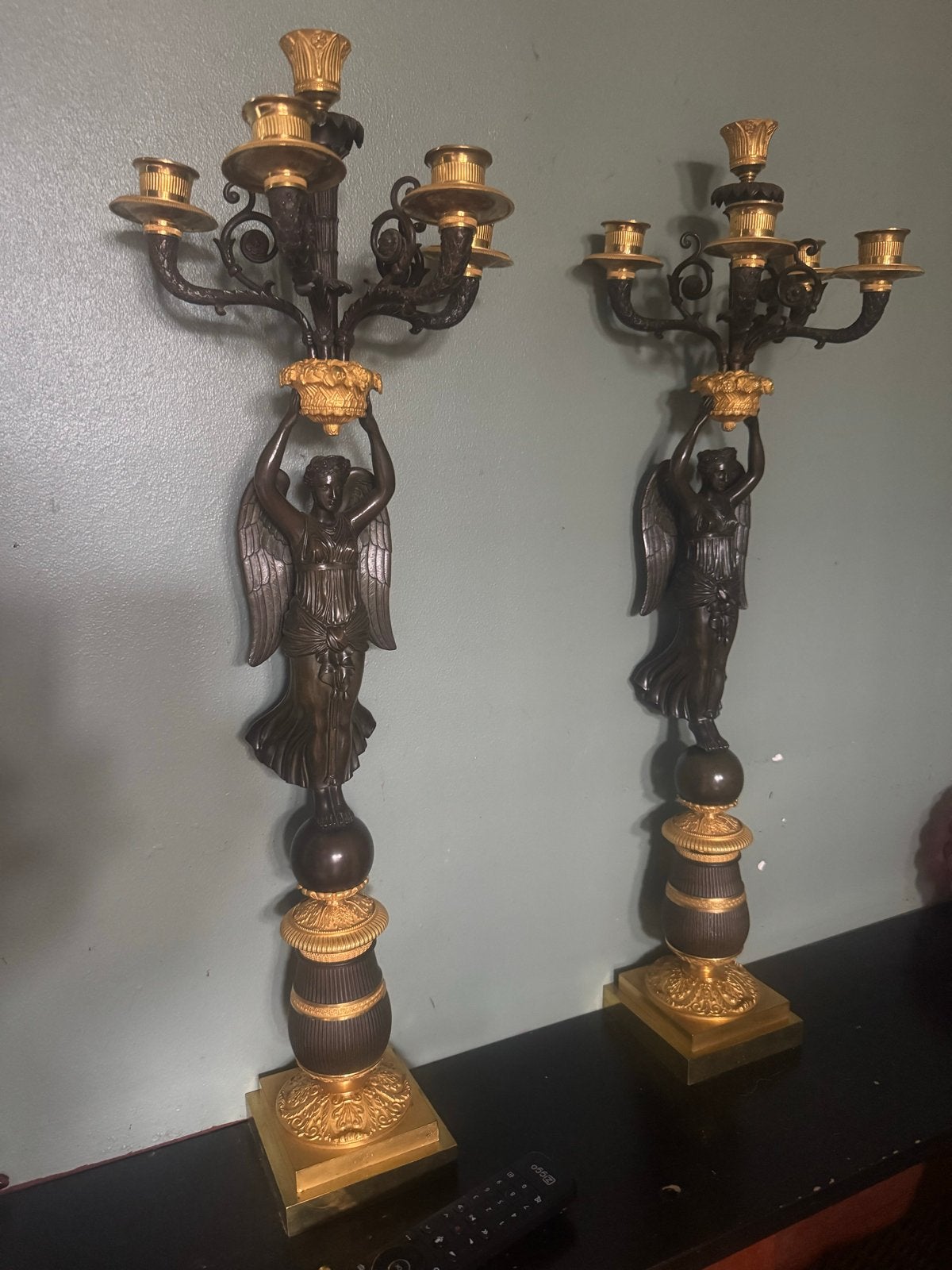 Antieke Empire Kandelaars met Victoria Figuren, Brons, Ophalen, Koper of Brons