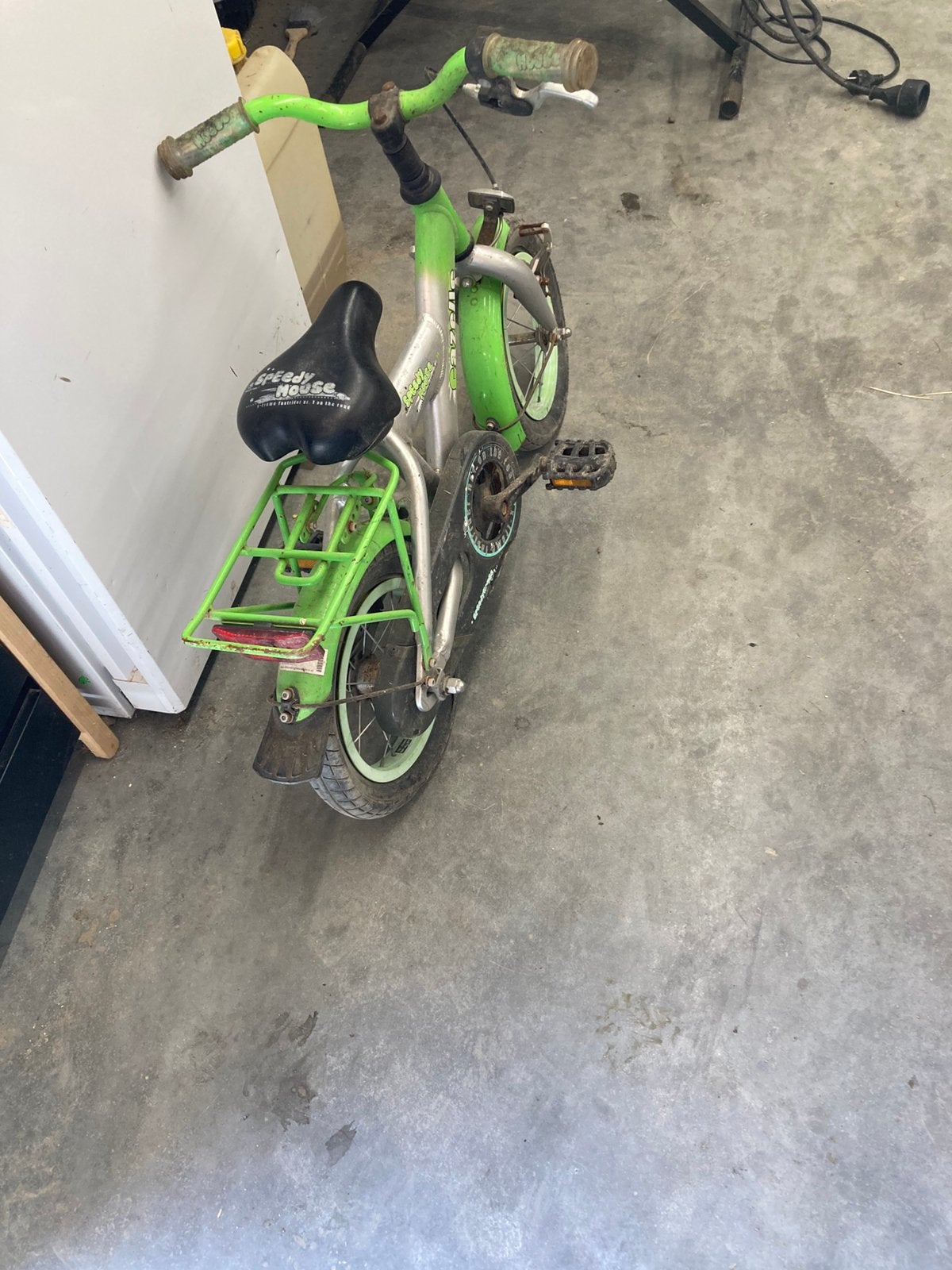 Groen kinder fietsje, Ophalen, Gebruikt, Terugtraprem, Minder dan 16 inch