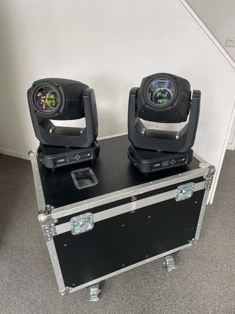 Showtec phantom 3R hybrid set van 2 incl case, Muziek en Instrumenten, Licht en Laser, Ophalen of Verzenden, Gebruikt, Licht, Geluidgestuurd