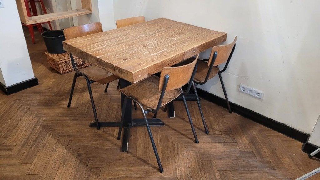 Brut industriële houten eettafel | Horeca | 119 x 81 cm, Huis en Inrichting, Tafels | Eettafels, Ophalen, Gebruikt, 100 tot 150 cm