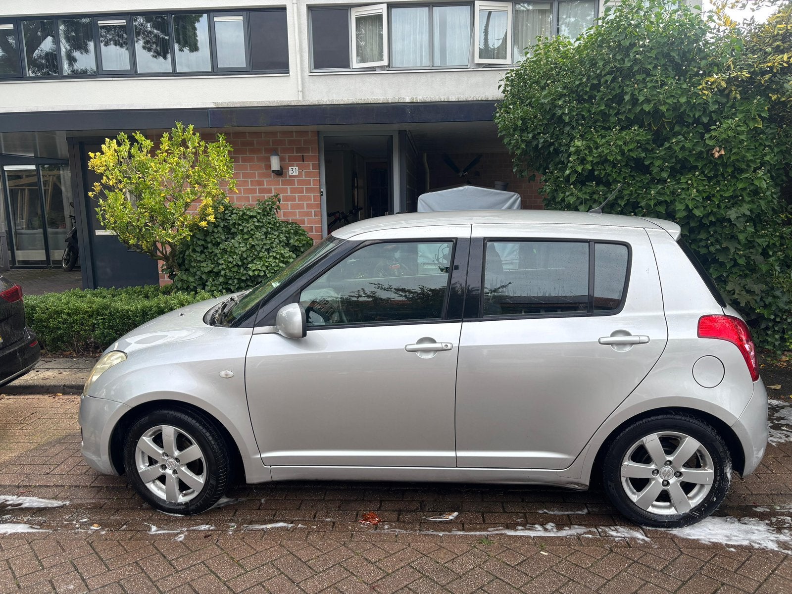 Suzuki Swift 1.3 Grijs, Auto's, Voorwielaandrijving, 40 €/maand, Zwart, 400 kg