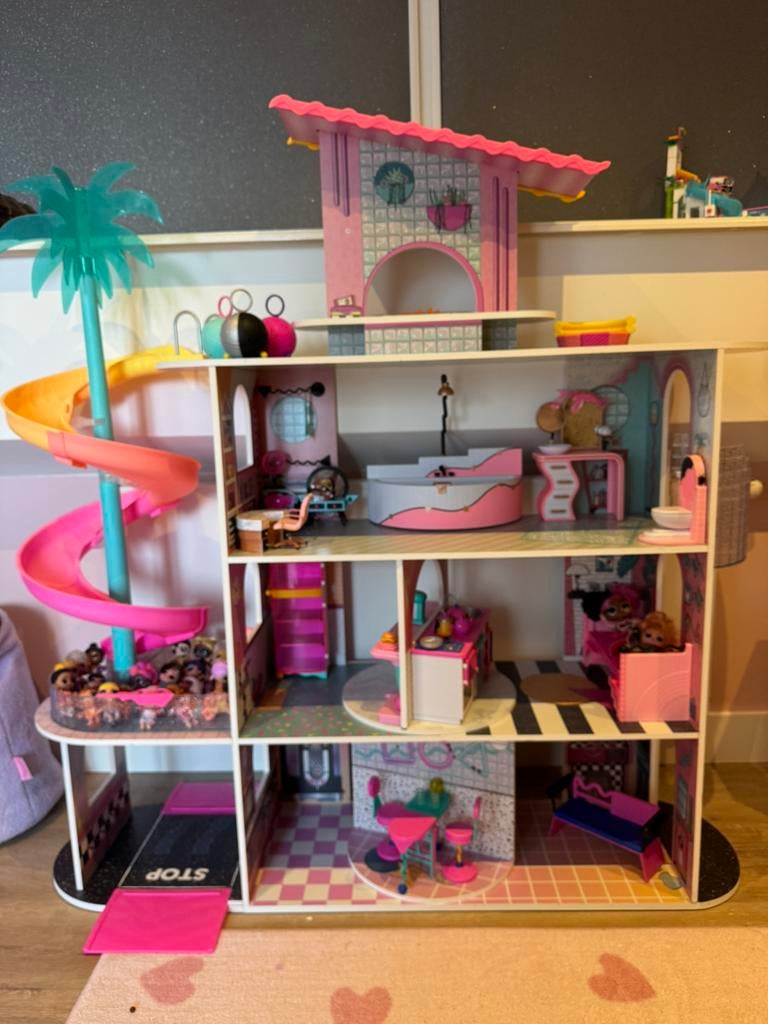 Lol surprise speelhuis OMG, Ophalen, Zo goed als nieuw, Poppenhuis