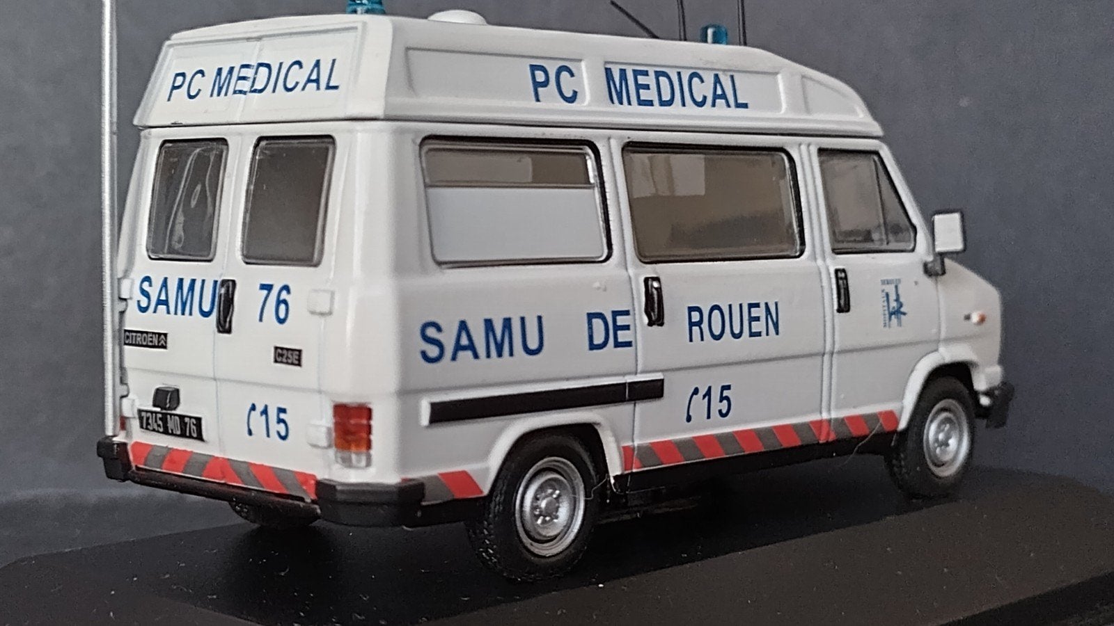 Citroen C35 Heuliez ambulance 1:43 Atlas Collections Pol, Overige merken, Auto, Verzenden, .