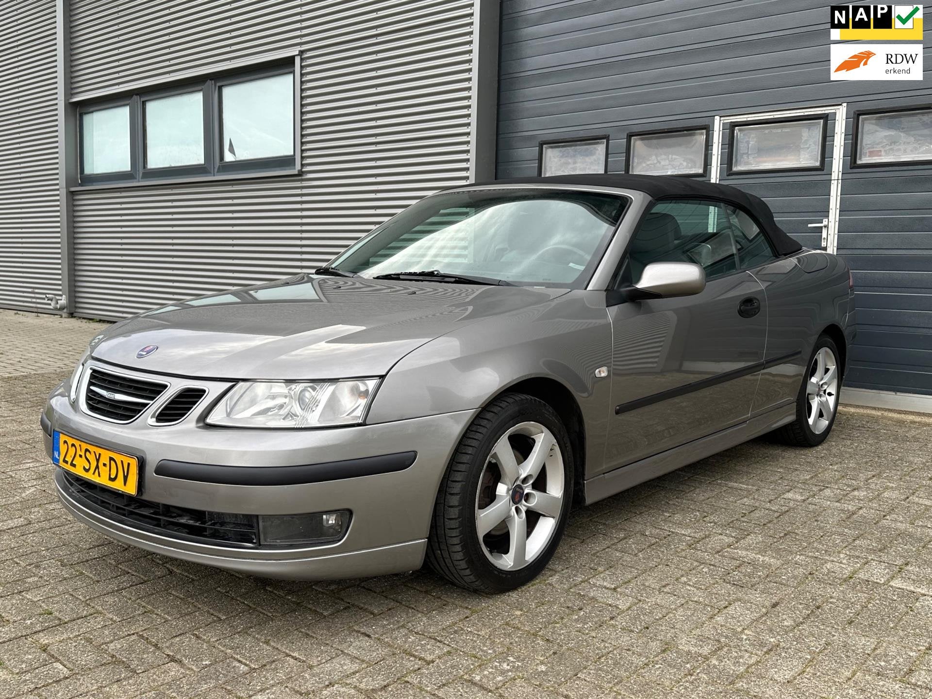 Saab 9-3 Cabrio 1.8t Vector AUTOMAAT - PDC - DEALER ONDERHOU, Auto's, Gebruikt, 4 cilinders, 4 stoelen, 1600 kg