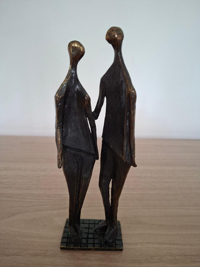 Beeld/ kunstsculptuur "Een prettig contact" Ger van Tankeren, Minder dan 20 cm, Ophalen of Verzenden, Handgemaakt, Beeld